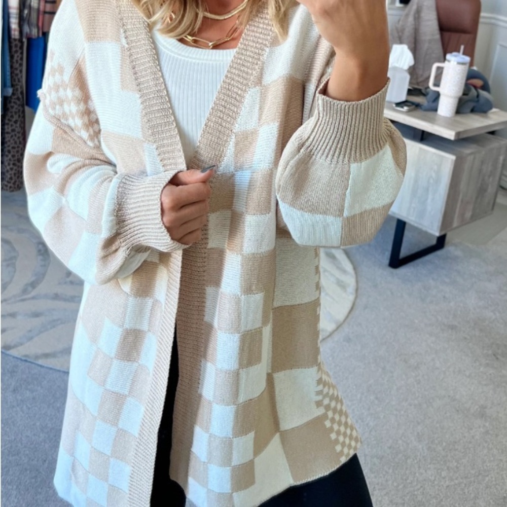 Women's Beige and White Checkered Sweater